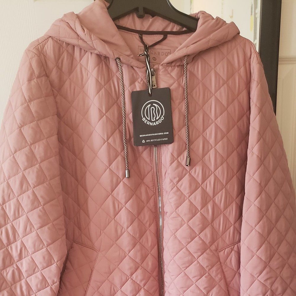 NWT BERNARDO Diamond Quilted Hooded Jacket